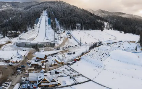 Wielka Krokiew Zakopane: Serce sportu i Tatr. Zwiedź, poczuj emocje!
