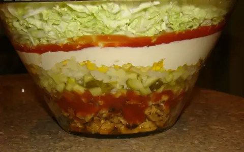 Idealna sałatka gyros? Przepis, który podbije każde przyjęcie!
