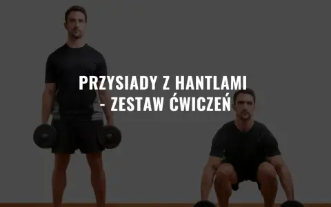 Mężczyzna wykonuje ćwiczenia na pośladki z hantlami. Pokazane są dwa etapy przysiadów.