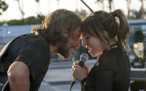 Czy Bradley Cooper śpiewa w filmie? Odkryj jego muzyczny talent w Narodzinach gwiazdy