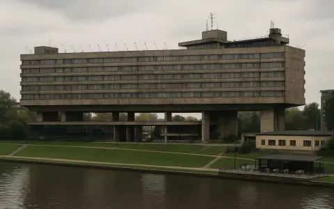 Hotel Forum Kraków: Dlaczego zamknięty? Historia i przyszłość