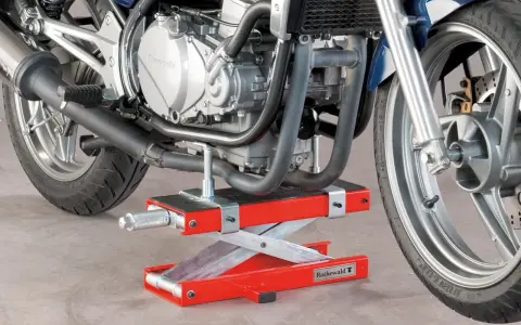 Jak zrobić podnośnik motocyklowy? Bezpiecznie i tanio!