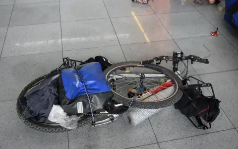 Przewóz roweru: auto, pociąg, bus, samolot. Która metoda najlepsza?