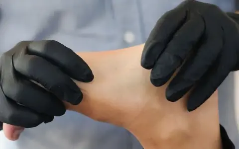 Fizjoterapeuta to lekarz? Poznaj kluczowe różnice i uprawnienia