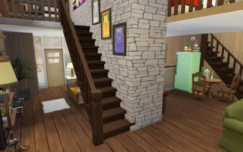 Wnętrze domu w The Sims 4: drewniane schody, kamienna ściana, jasna lodówka i przytulne meble. Idealne do budowania!