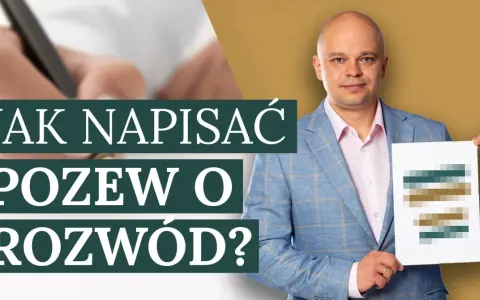 Mężczyzna w garniturze trzyma dokument z tekstem "JAK NAPISAĆ POZEW O ROZWÓD?". Pomaga zrozumieć proces rozwodowy.