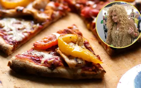 Pyszna pizza Magdy Gessler z papryką i pomidorami, obok jej zdjęcie.