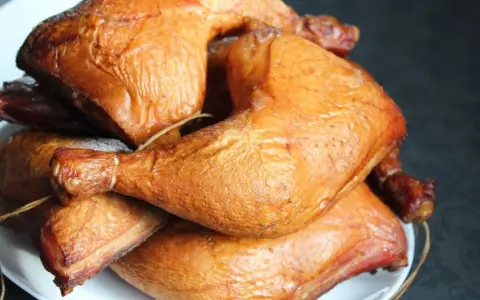 Jak wędzić udka z kurczaka, aby uzyskać wyjątkowy smak i aromat