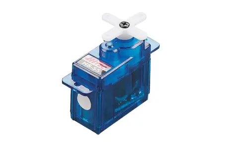 Ein blauer Hitec HS-55 Servo mit weißem Kreuz-Servoarm, bereit für den Einsatz in Modellbauprojekten.