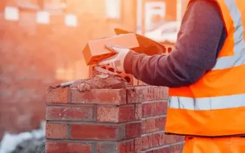 Ile wapna do zaprawy? Odkryj idealne proporcje dla murarzy