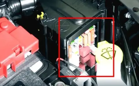 Jeep Compass: Gdzie są bezpieczniki i jak je łatwo znaleźć