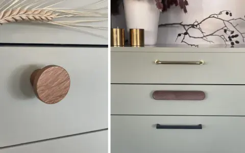 Detaljer från en ommålad byrå i ljusgrönt. En rund träknopp till vänster, och tre olika handtag på lådorna till höger.