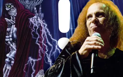 Ronnie James Dio, mit seinem ikonischen roten Haar, singt ins Mikrofon, während im Hintergrund eine düstere, metallische Figur mit Blitzentladungen zu sehen ist, passend zum Titel von Ronnie James Dio.