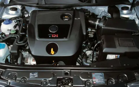 Silnik 1.9 TDI ARL, czysty i zadbany, gotowy do pracy.