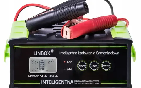 Inteligentna ładowarka samochodowa LINBOX SL-619NG4 z wyświetlaczem, gotowa do pracy. Dowiedz się, jak naładować akumulator.