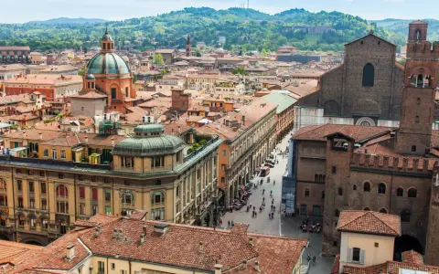 Deposito Bagagli Aeroporto Bologna: Tariffe, Servizi e Confronto