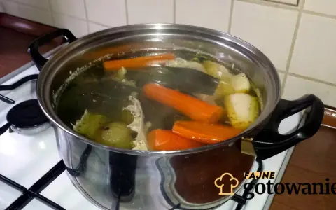 Dlaczego zupa kwaśnieje? Poznaj sekrety świeżości!