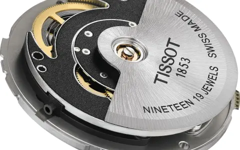 Meccanismo di orologio Tissot con rotore inciso "Tissot 1853 Swiss Made Nineteen 19 Jewels", parte del movimento Powermatic 80.