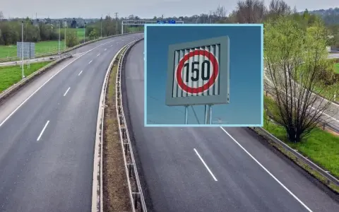 Autostrada z tablicą informującą o ograniczeniu prędkości do 150 km/h. To wzór na czas, który pozwala na szybkie przemieszczanie się.