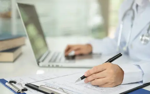 Gdzie szukać starej dokumentacji medycznej, aby nie stracić ważnych informacji?
