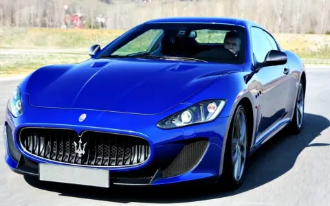 Ile kosztuje Maserati? Poznaj ceny i ukryte koszty luksusowych aut
