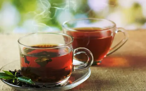 Twój idealny czas parzenia herbaty: Koniec z gorzkim smakiem!
