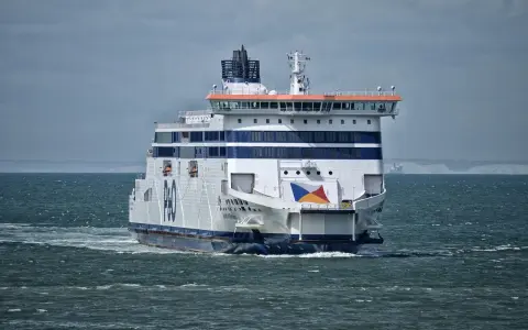 Bezpieczeństwo w Calais: Co musisz wiedzieć przed podróżą?