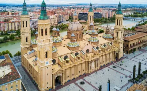 Zaragoza: Tu guía definitiva para explorar la ciudad y sus secretos