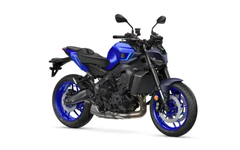 Niebieski motocykl Yamaha MT-09 z ciemnografitowymi elementami. Sprawdź yamaha mt-09 dane techniczne.