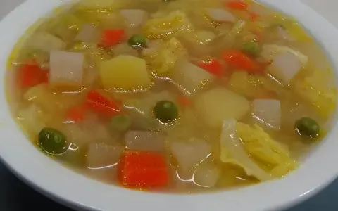Sopa de verduras perfecta: mi receta con trucos infalibles