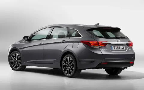 Hyundai i40: Pojemność baku 70 litrów? Sprawdź zasięg!