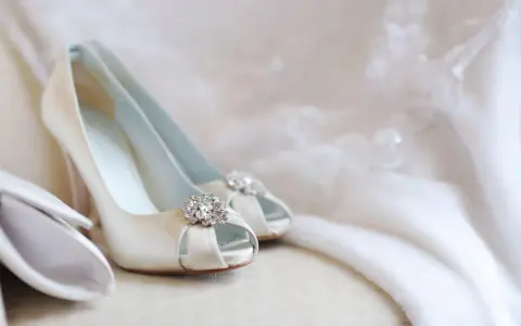 Jakie buty w ciąży na wesele - wygodne i eleganckie rozwiązania