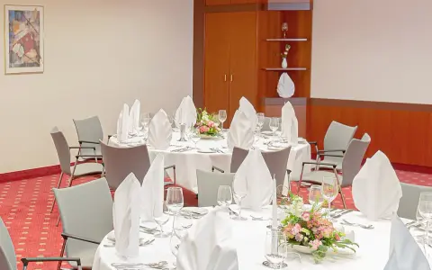 Dorint Hotel Leipzig: Lage, Zimmer, Vital Club & mehr