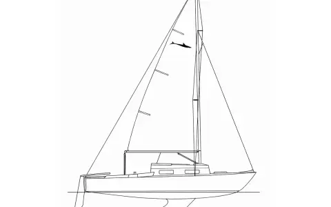 Segelboot mit einem kleinen Hai 24, der über dem Wasser schwimmt.