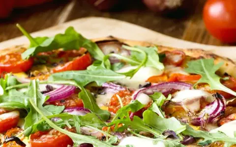 Gdzie kupić ciasto na pizzę - najlepsze miejsca i oferty w Polsce