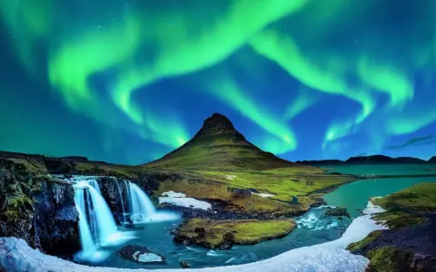 Dlaczego Islandia jest tak wyjątkowa? Ogień, lód i elfy