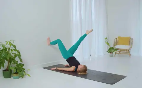 Co daje pilates przy ścianie? Odkryj korzyści dla zdrowia i postawy