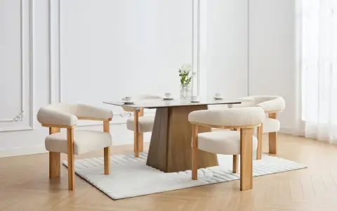 Sillas de comedor con tapizado de borrego, un ejemplo de tendencias telas para tapizar sillas de comedor, que aportan calidez y estilo.