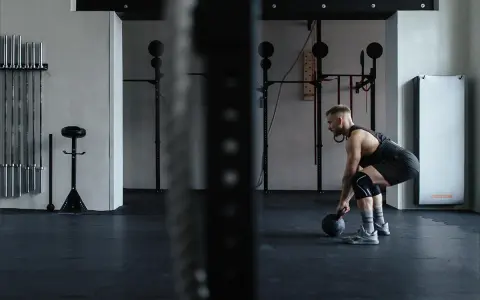 CrossFit: Jakie odżywki wybrać? Maksymalizuj wyniki i regenerację.