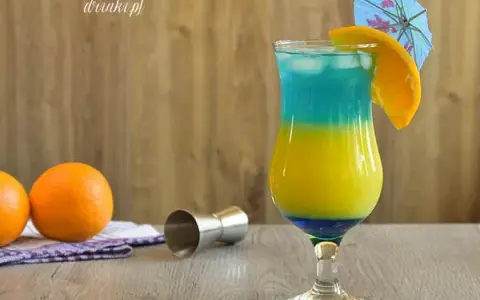 Najlepsze drinki z Blue Curacao: przepisy alkoholowe i bezalkoholowe