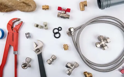 Narzędzia hydrauliczne, pakuły, teflon do gazu, zawory i złączki do montażu instalacji wodnej lub gazowej.