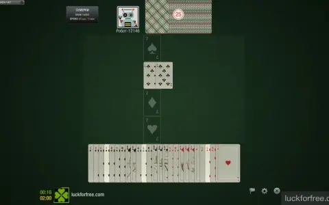 Gra karciana "Siódemki" w wersji demo. Na stole widoczne są karty, w tym kilka siódemek i układ kart do gry.
