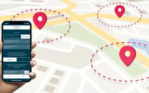 App per geofencing mostra la navigazione in tempo reale con pin su una mappa. Imposta zone e azioni automatiche.