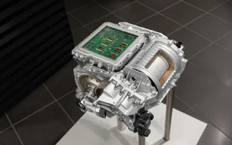 Moteur électrique voiture: Synchrone ou asynchrone, lequel choisir?