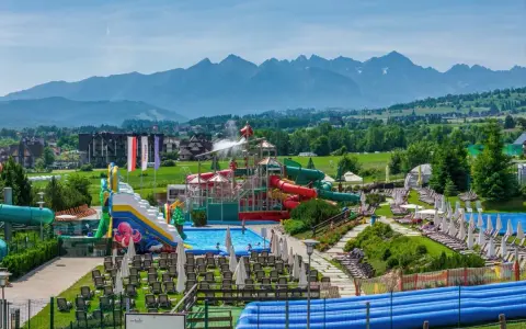 Wodne szaleństwo w najlepszych termach w okolicy Zakopanego! Zjeżdżalnie, baseny i widok na Tatry.