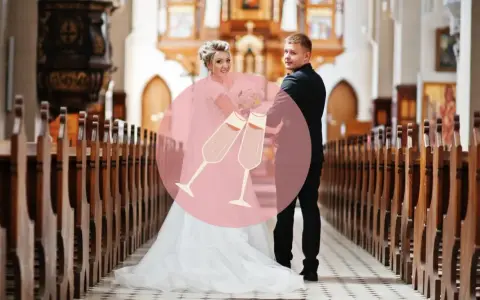 Para, kto nie może być świadkiem na ślubie kościelnym, to osoba nieochrzczona. Para młoda w kościele.