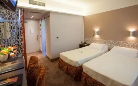 Hotel Berna Milano: Posizione, Servizi e Comfort Ideali