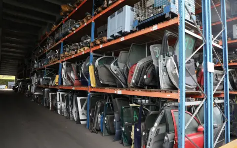 Pièces auto : Achetez malin en ligne ou en magasin (Guide 2025)