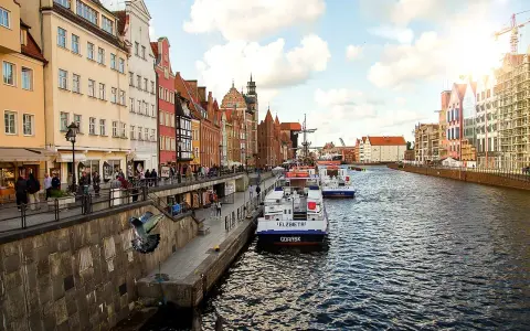 Gdańsk: Gdzie zjeść? Odkryj najlepsze smaki i widoki miasta