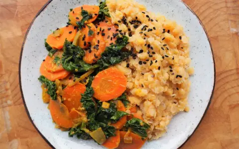 Brak mleczka kokosowego w curry? Oto zamienniki, które uratują danie!